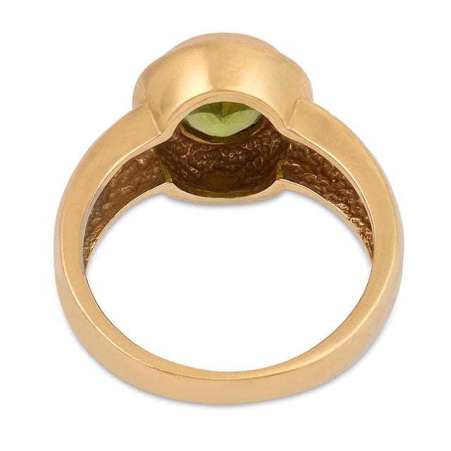 Vintage 1.70 Carat Peridot 14k Yellow Gold Bezel Ring, Size 7.25 For Sale In Los Angeles - Image 6 of 6