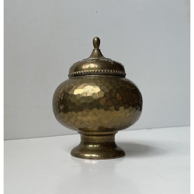 Art Deco Italian Tea Jar in Hammered Brass, 1940s For Sale - Image 9 of 9