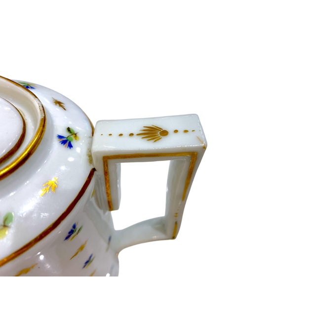 Exquisite 18th/19th Century French Porcelain Teapot Decorated With Cornflower and Gold Leaves Pattern, Possibly Dihl Et Guérhard For Sale - Image 4 of 18