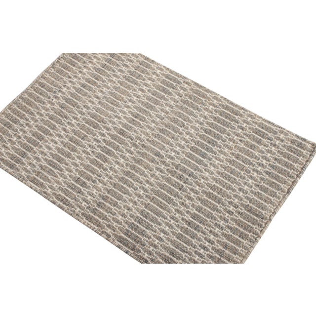 Late 20th Century Rug & Kilim’s Contemporary Flatweave Rug With Geometric Lattice Design For Sale - Image 5 of 8