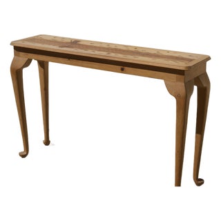 1980s Handcrafted Queen Anne Sofa Table, Fire-Figured Sugar Pine Top For Sale
