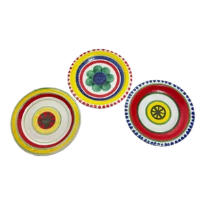 Mid 20th Century Italian DeSimone "Mangiallegro" Art Pottery Plates - Set of 3