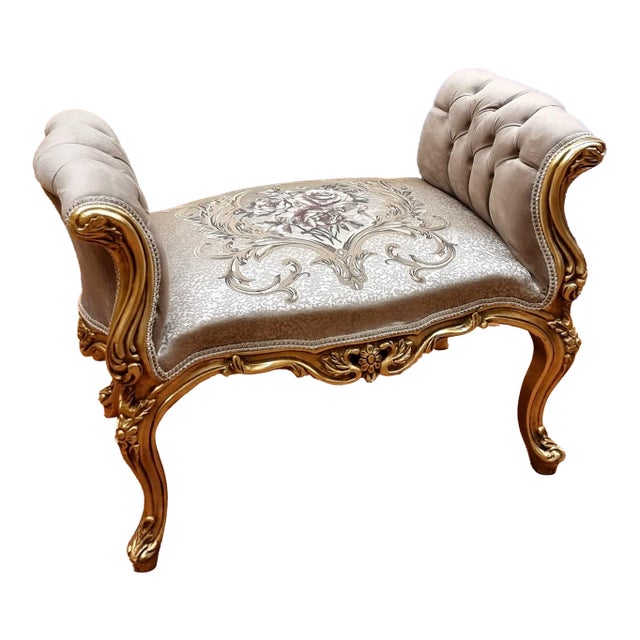 1990s Rococo Tufted Bench – Light Gray Upholstery With Gold Leaf Frame For Sale