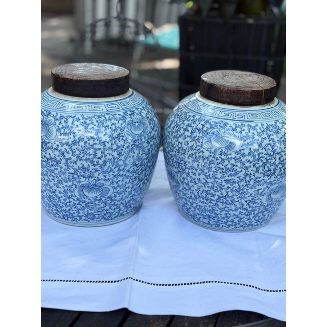 Pair of Ginger Jars Exhibit Classic Blue & White Chinoiserie Patterns: Highly Sought After Collectible :Qing Dynasty Characteristics For Sale In Chicago - Image 6 of 6