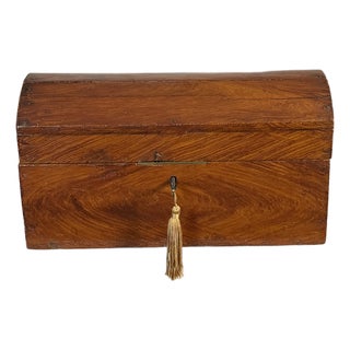 Early 19th C. American Primitive Grain-Painted Dome-Top Box For Sale