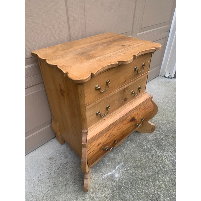 Antique Scandinavian Pine Bombay Chest With Sculptural Silhouette For Sale - Image 4 of 14