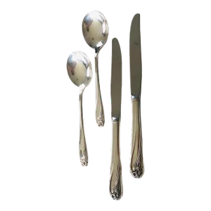50's Rogers Silver Plate “Daffodil” Pattern 2 Soup Spoons & 2 Dinner Knives