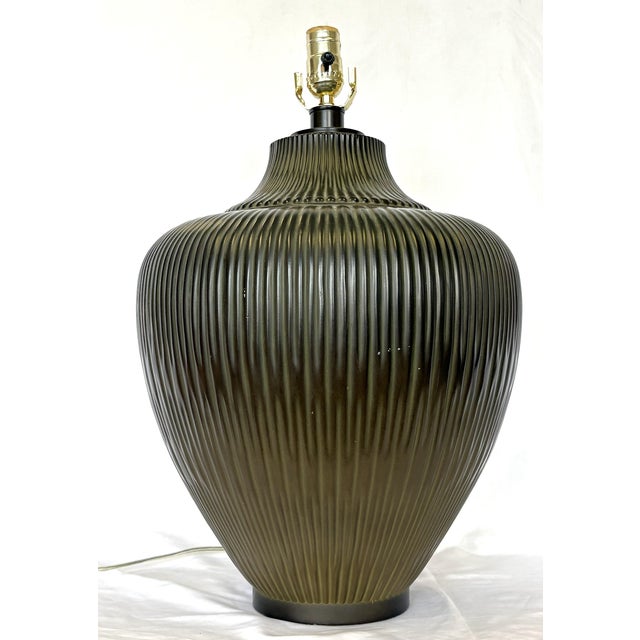 Mid-Century Modern Mid-Century Modern Pleated/ Ribbed Metal Gourd Large Table Lamp For Sale - Image 3 of 13