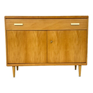Mid-Century Modern Sideboard in Elm, 1960s For Sale