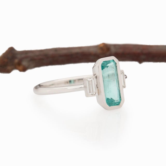 2020s 1.18ct Paraiba Color Tourmaline & Diamond Ring in 14k White Gold – Emerald Cut, Size 6.75 For Sale - Image 5 of 10