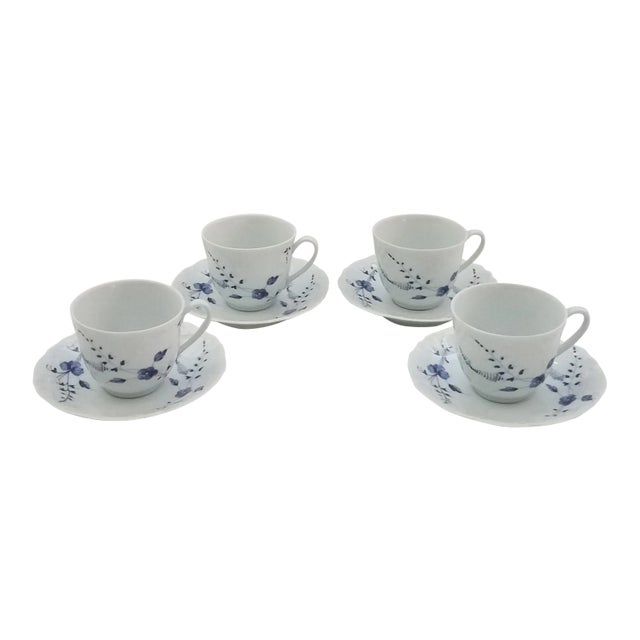 1940s Limoges Authentique Porcelaine Du Lys Royal 4 Cups and Saucers - Set of 8 For Sale