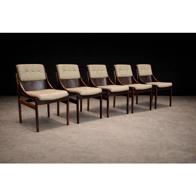 Mid-Century Modern Brazilian Modern Set of Five Rosewood & Leather Dining Chairs, Jorge Zalszupin, Brazil, 1960s For Sale - Image 3 of 14