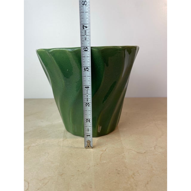 Vintage Bauer Pottery Swirl #6 Green Planter, Los Angeles For Sale In Seattle - Image 6 of 7
