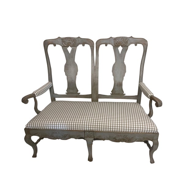 Early 20th Century Grey Painted Swedish Settee with Shell and Foliate Carving For Sale - Image 13 of 18