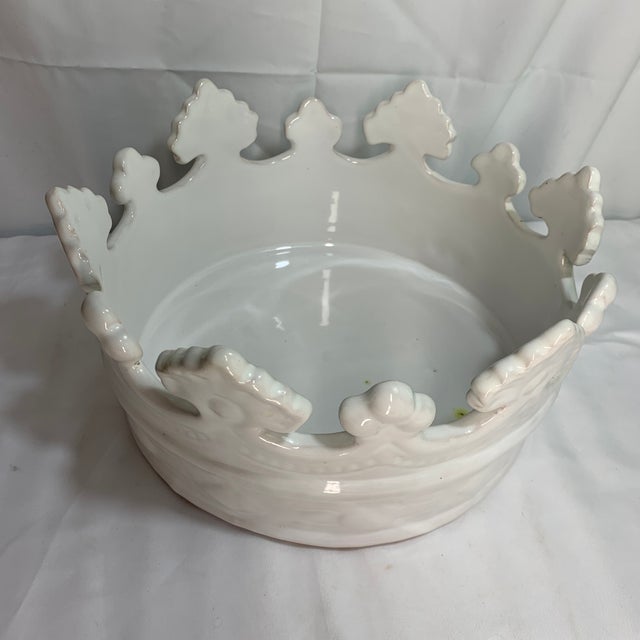 Bitossi Vintage Mid-Century Italian Ceramic Crown Centerpiece Bowl - Glossy White - Attributed to Bitossi For Sale - Image 4 of 10