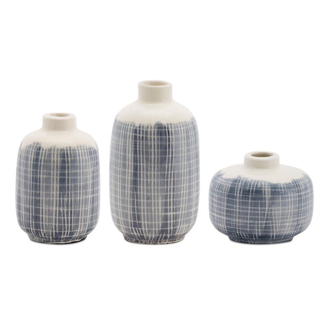 Elevate your space with this elegant 6-piece Mini Terra Cotta Bud Vase Set. Perfect for showcasing fresh floral buds or...