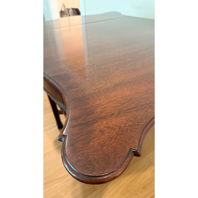 Late 20th Century Kindel Winterthur Mahogany Drop-Leaf Pembroke Table With Drawer For Sale - Image 12 of 14
