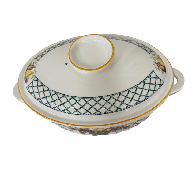 Farmhouse Vintage 1990s Villeroy & Boch Basket 3 Quart Covered Casserole Dish For Sale - Image 3 of 6