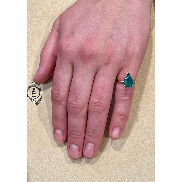 Green 3 Carat Pear Cut Natural Emerald Ring 14 Karat Yellow & White Gold For Sale - Image 8 of 8