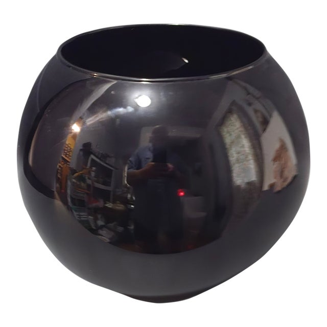 20th C. Mid-Century-Modern Dark Amethyst Almost Black Art Glass Rose Bowl Vase For Sale