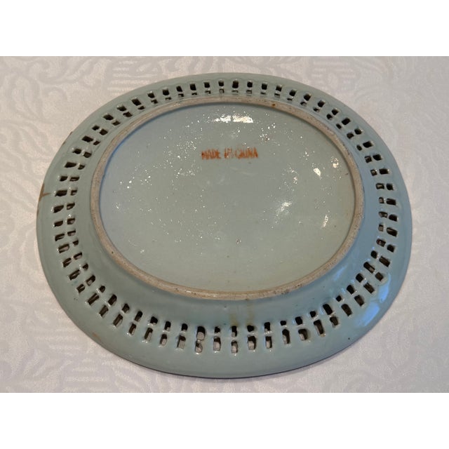 1920s Chinese Export Rose Madallion Reticulated Serving Dish For Sale - Image 10 of 11