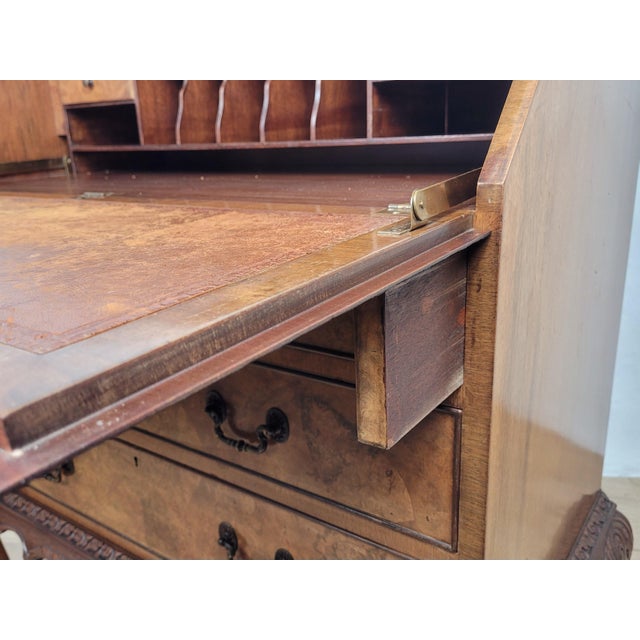 Antique Edwardian Secretary with Drawers in Carved Walnut and Leather, 1910 For Sale - Image 15 of 18