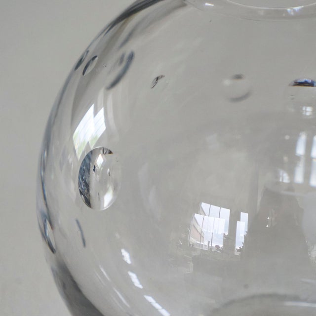 Bubbles Vase in Etched Glass attributed to Vicke Lindstrand for Orrefors, Sweden, 1930s For Sale - Image 6 of 11