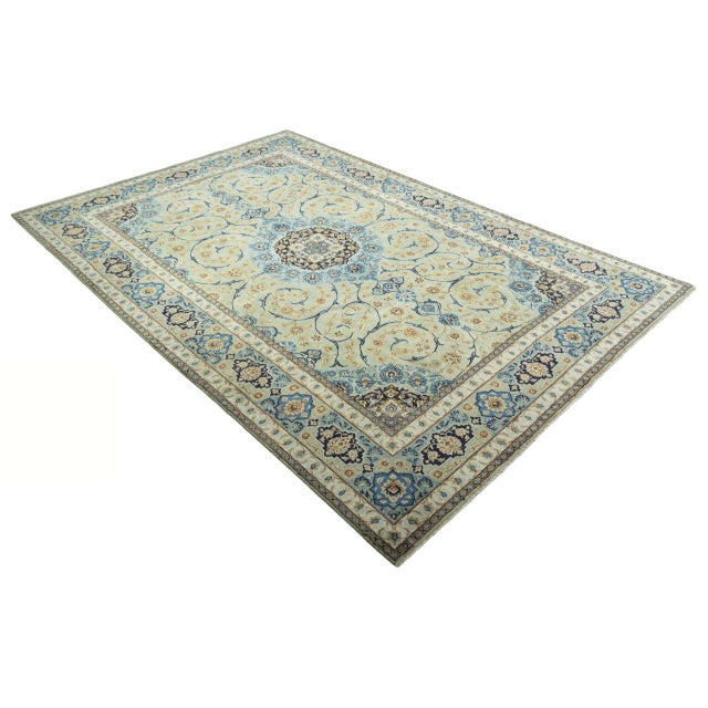 This magnificent Kashan cork Middle Eastern rug in the generous size of 388 x 261 cm combines classic elegance with an...