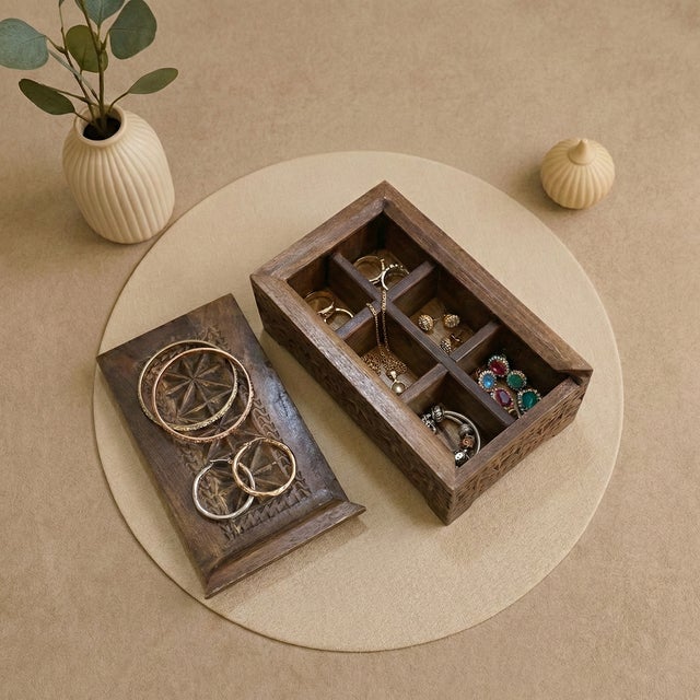 Farmhouse 1990s Carved Wooden Divided Jewelry Box For Sale - Image 3 of 9