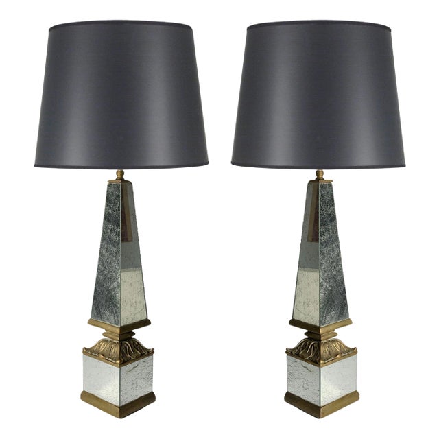 Pair of 1940s Hollywood Regency Mirrored Obelisk Form Table Lamps For Sale