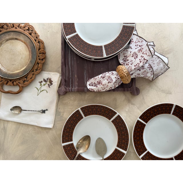 Vintage Mid Century Modern Dinner Plates Brown Scroll Border Set of Five 8.25 Inch For Sale In Chicago - Image 6 of 12
