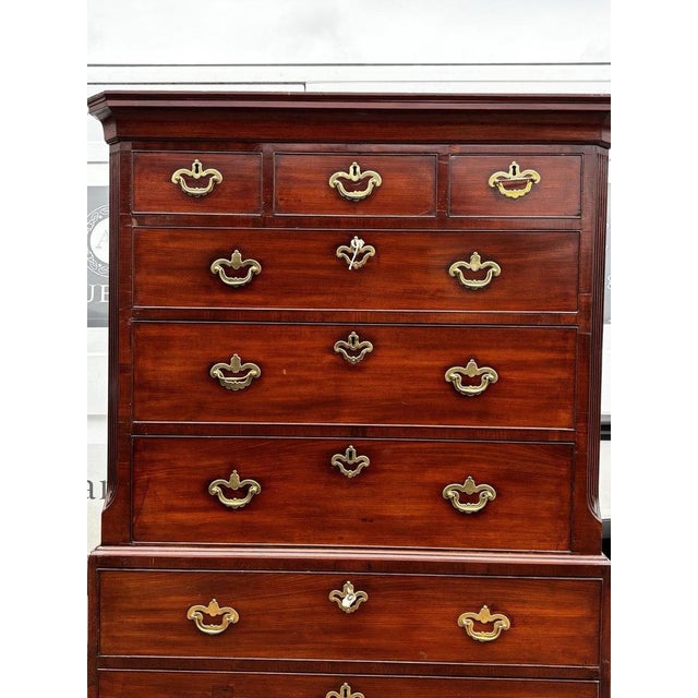 George II Chest of Drawers in Mahogany For Sale - Image 4 of 18
