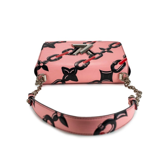 Early 21st Century Louis Vuitton Twist MM Epi Leather Chain Flower Print Pink Crossbody Bag For Sale - Image 5 of 11