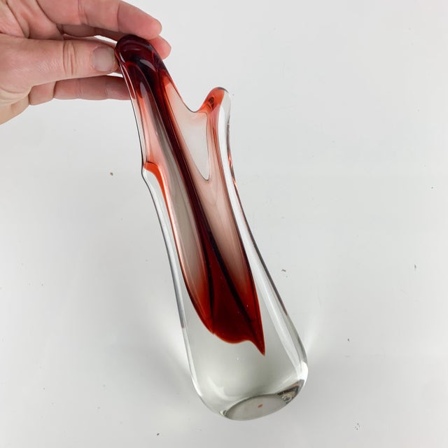 1970s Vintage Charles Wright Art Glass MCM Bilobe Molten Red Organic Vase Mid Century For Sale - Image 5 of 8