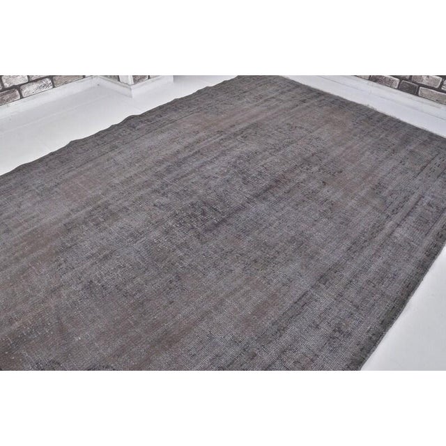 Vintage Distressed Turkish Oushak Rug in Muted Charcoal Gray & Taupe For Sale In Phoenix - Image 6 of 10