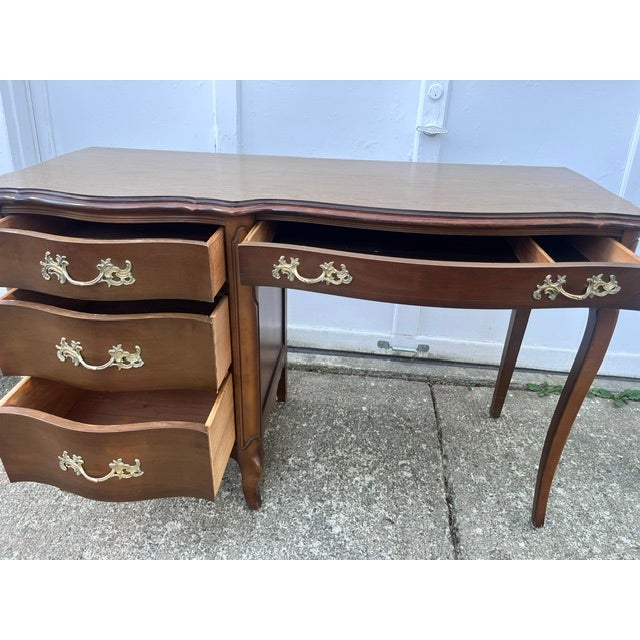 Stanley Furniture Vintage Stanley French Provincial Vanity For Sale - Image 4 of 11