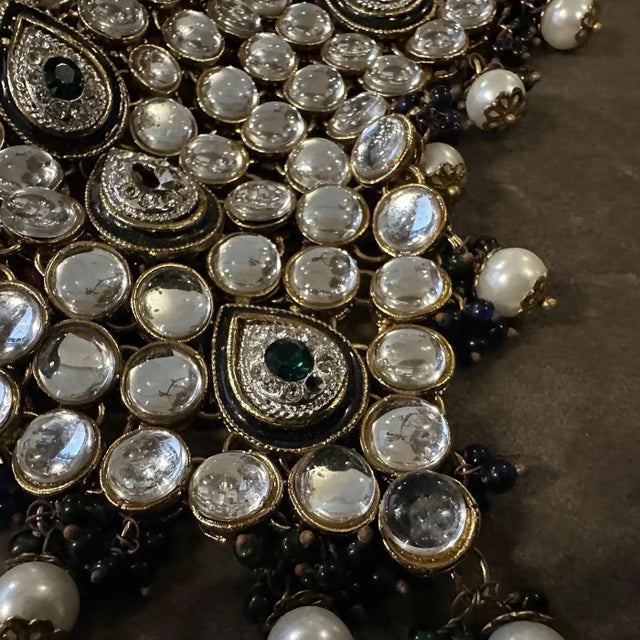 1990s High Quality Indian Multi-Strand Kundan-Style Bib Necklace For Sale - Image 4 of 16