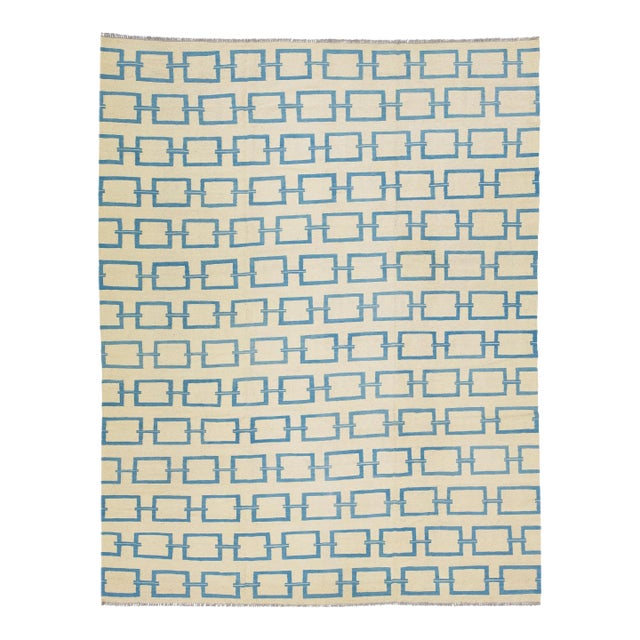 2020s Beige Contemporary Turkish Kilim Wool Rug With Blue Geometric Motif For Sale