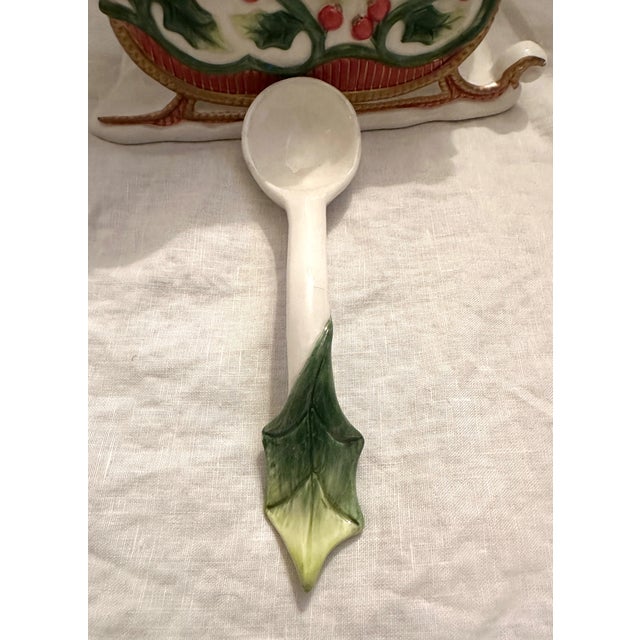 Ceramic Fitz & Floyd "Santa's Flight" Cranberry Server & Spoon Set For Sale - Image 7 of 8