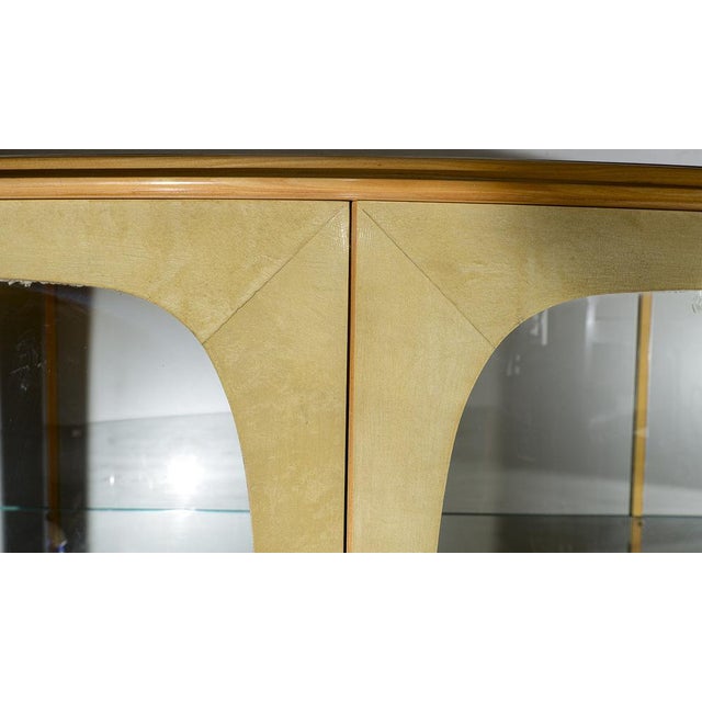 Rounded Display Cabinet in Parchment with Golden Cherubs, 1950 For Sale - Image 9 of 18