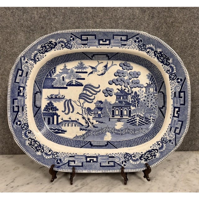 Large Blue and White Fine Earthenware Dish with Chinoiserie Decoration, 1800s For Sale - Image 5 of 6