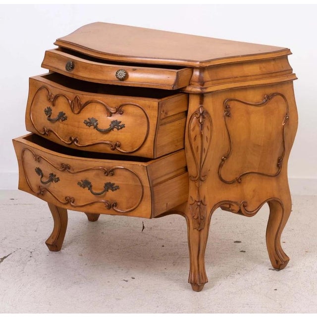 Italian Italian Three Drawer Carved Bombe Commode or End Table For Sale - Image 3 of 11