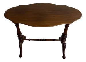 Antique Victorian Table in Walnut, 1860