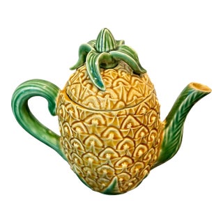 Late 20th Century Bordallo Pinheiro Pineapple Teapot – Portuguese Majolica Earthenware, Yellow & Green Handcrafted Ceramic For Sale