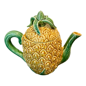 Late 20th Century Bordallo Pinheiro Pineapple Teapot – Portuguese Majolica Earthenware, Yellow & Green Handcrafted Ceramic
