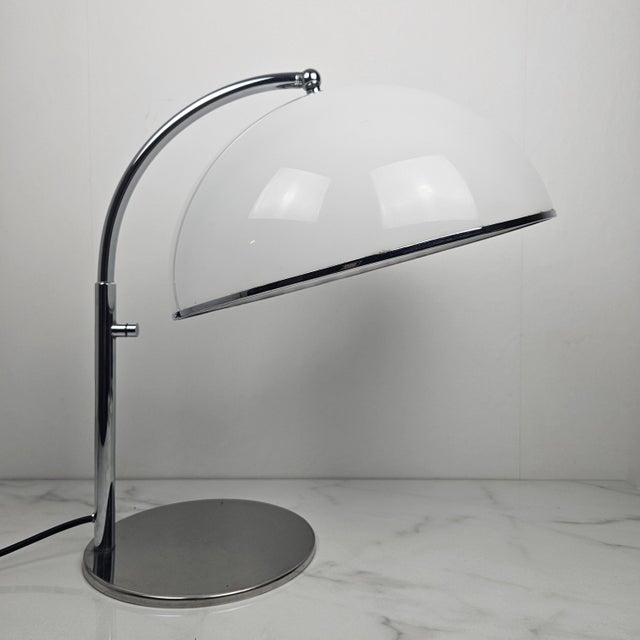 Plastic Table Lamp in Chrome and White Acrylic Diffuser, Italy, 1970s For Sale - Image 7 of 14