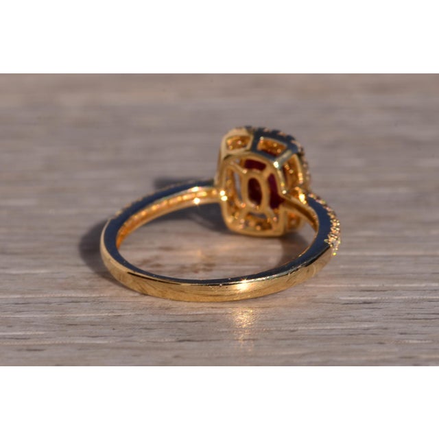 1990s The 26th Avenue: Ruby and Cushion Shaped Diamond Halo Ring in Yellow Gold For Sale - Image 5 of 10