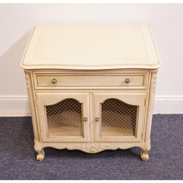 French Provincial Kindel Furniture Rochelle Collection Cream Pained Country French Provincial 26" Cabinet Nightstand W. Grilled Doors 311-41-41 For Sale - Image 3 of 16