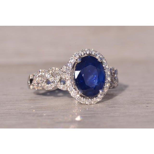 Silver The Credenza: Natural Sapphire and Diamond Ring in White Gold For Sale - Image 8 of 11