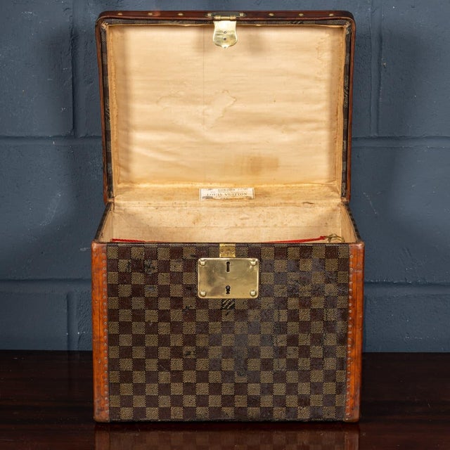 Antique French Hat Trunk in Damier Canvas from Louis Vuitton, 1900 For Sale - Image 10 of 18